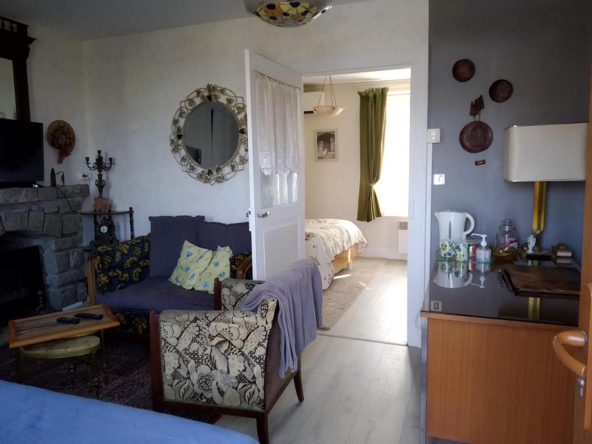 La Longere Des Gillettes Bed & Breakfast Bezenet Luaran gambar