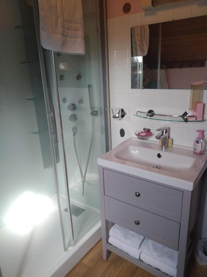 La Longere Des Gillettes Bed & Breakfast Bezenet Luaran gambar